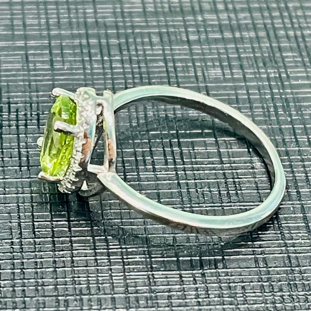 2ct Peridot 14KGP Ring - Picture 4 of 5